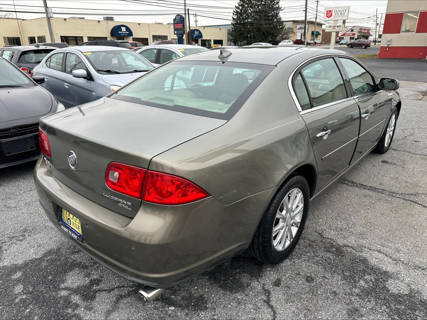 2011 GOLD Buick Lucerne CXL (1G4HC5EM6BU) with an 3.9L V6 OHV 12V engine, 4-Speed Automatic transmission, located at 1254 Manheim Pike, Lancaster, PA, 17601, (717) 393-9133, 40.062870, -76.323273 - Photo#4